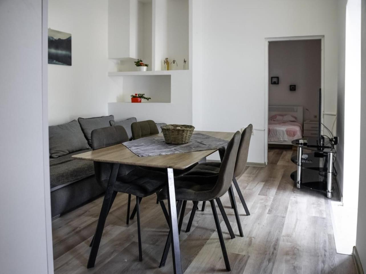 Apartment Ground Floor With Parking Erny Πούλα Εξωτερικό φωτογραφία